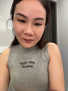 Yioyio-666 - 仿真精液摸胸诱惑2分钟