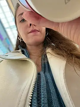 MariiD - 😈SQUIRT IJ RESTROOM😈