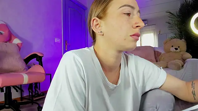 Reina_Cummings - Squeeze your cock between my tits 🍒