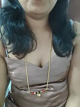 ____R-A-D-H-I-K-A____ - Massage boobs with oil