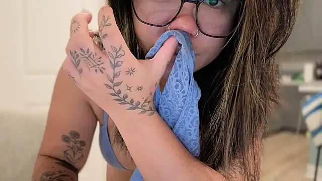 Momgoeswild - SQUIRT AND JOIN ME IN THE SHOWER AFTER!