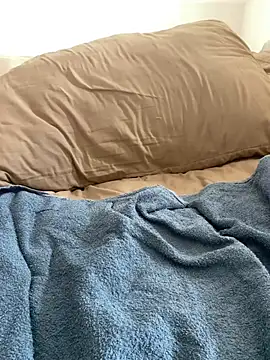 Poupette95 - 2min Contrôle de mon jouet 🍆💦 😈