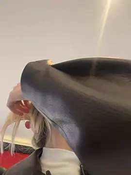ValenciaShock - DOGGY NAKED SPANK ASS