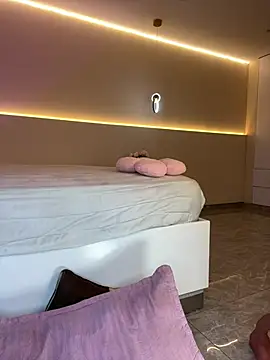 Esmeralda_Duarte - pussy creamy for you😛💧