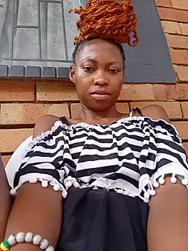 Sweethoneypot25 - Ride big dildo outside ..be nasty gal
