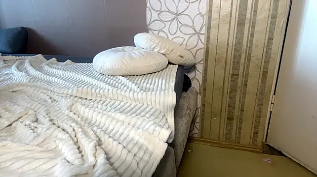 Rosa_mike1 - MASSAGE ROSA'S TITS!! :3