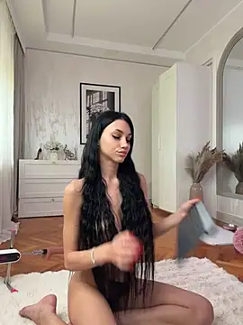 Ilariea_girl - lets use the fuckmachine in my pussy