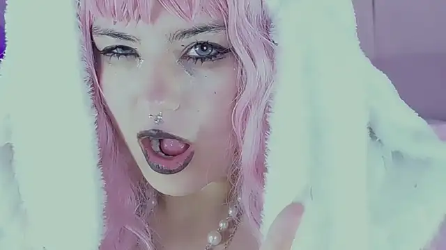 BizzyNoar - destroy my make up fill saliva