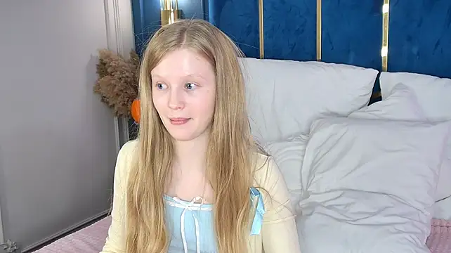 LilianHowards - tease u with my new dildo >