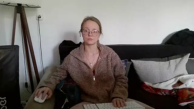 Leni-Fuchs - boobs oil ticket show
