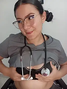 Mia_nala - completely naked, masturbating in secret