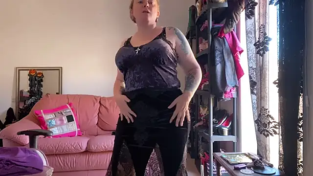 Kisicaxx - fuck my pussyy with HUGE dildo