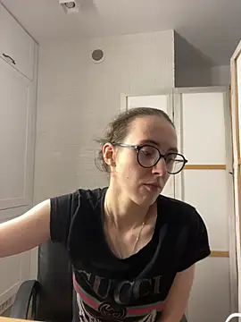 MartiniiSelenna - Ass jiggle