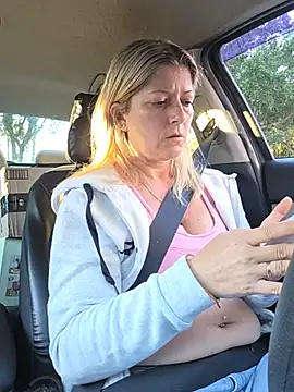 NikkiBlisss - Pull over and play w pussy