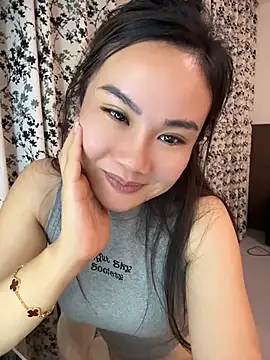 Yioyio-666 - 仿真精液摸胸诱惑2分钟