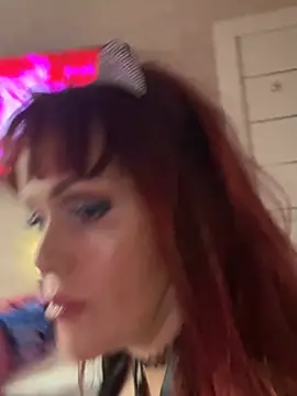 Lolaley2 - Show in bathroom
