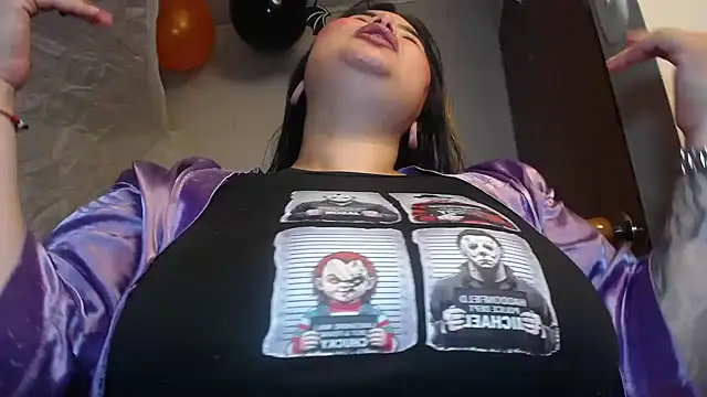 Penelope_Tits - nipple clamps and oil 👸