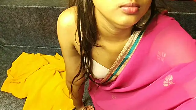Wild_saanvi - Oil on ass massage both cutee