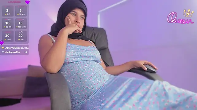 Elif_Aisha - Naughty feet tease
