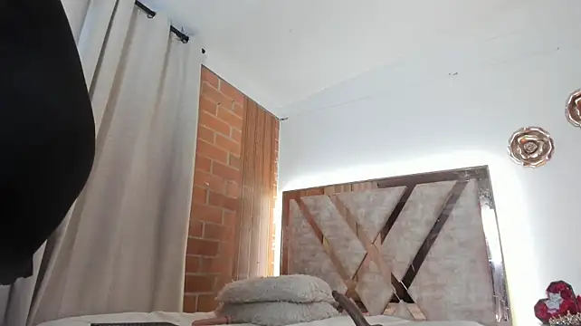 AGATHAA_WHITE - PLUG ANAL