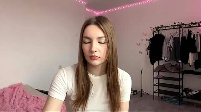 JuleCawood - Take off my skirt and spank my ass