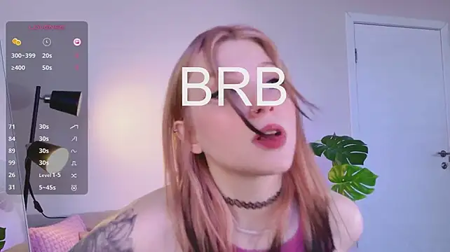 Arielabradberry - Shake Booty close up
