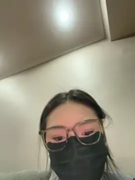 YaYa-168 - 新号开播，收藏到五万，公开私秀。。。