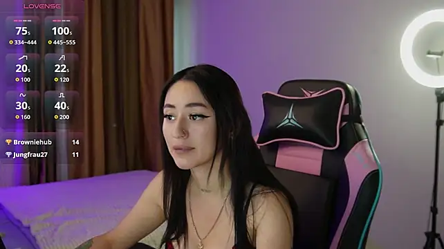 Fiona-Love - show tits