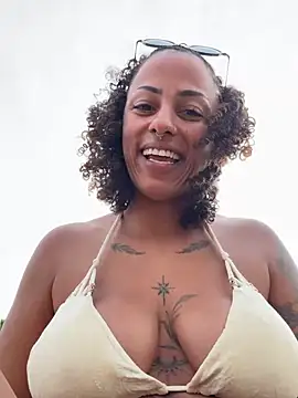 SweetPetiteNoir - Squezze my Boobs on the Beach 😈