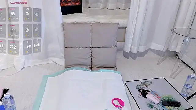 -rourou - 全裸后趴5分钟