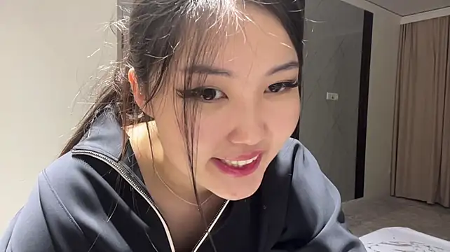 EffieCupples - Little twerk dance for you 🤭🥰