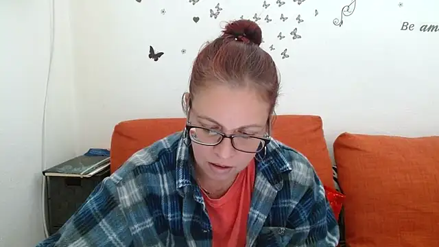 LadyHellene - bubble shower show ;)