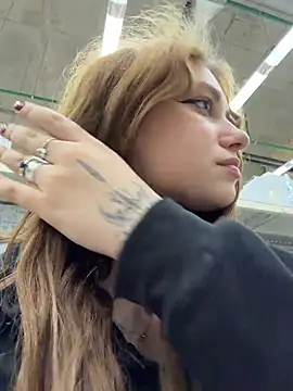 Lucy-joy - make my pussy wet again w VIBES