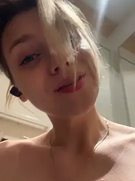ValenciaShock - DOGGY NAKED SPANK ASS