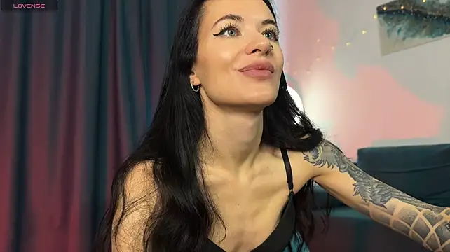 Me1quor - 4 fingers in pussy