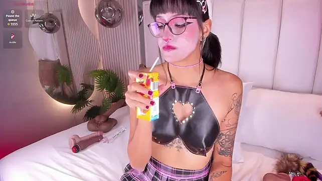 ViolettaColinss - Suck the tip of the dildo : 111