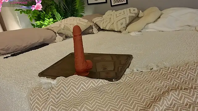 LollaStich - Cameltoe in my wet panties