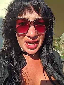 TheGoddessBianca - KEEP ME ON FOR A FEW HOURS