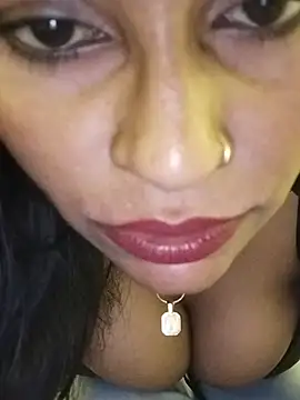 Raseeli_bhabhi1 - Boobs sucking