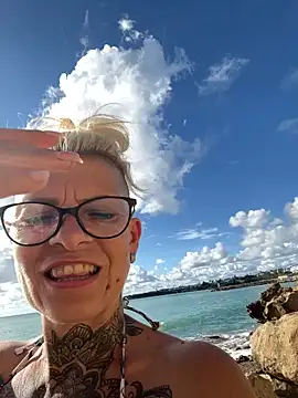 Solara_Vee - Pussy Show :)