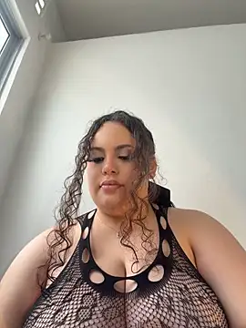 Blair_Curvy