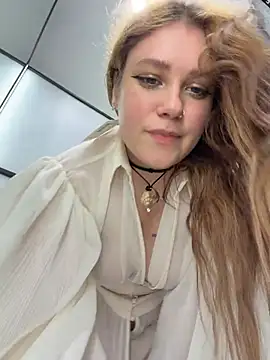 Lucy-joy - FLASH boobs in cafe