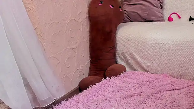 Amelia_lili - playing with a dildo in the vagina