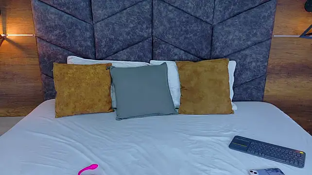 AnnieRouse__ - Spank my big ass 1min+oil🍑