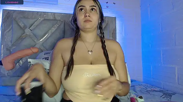 Tami_vega - Show the tits