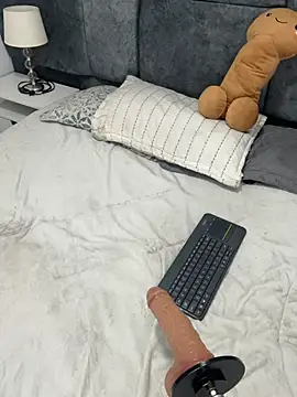 Cristal_Velle - Vibrator on high + ass bounce