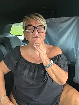 Bridget-valentine - Ltr 4mins toy control n tits out