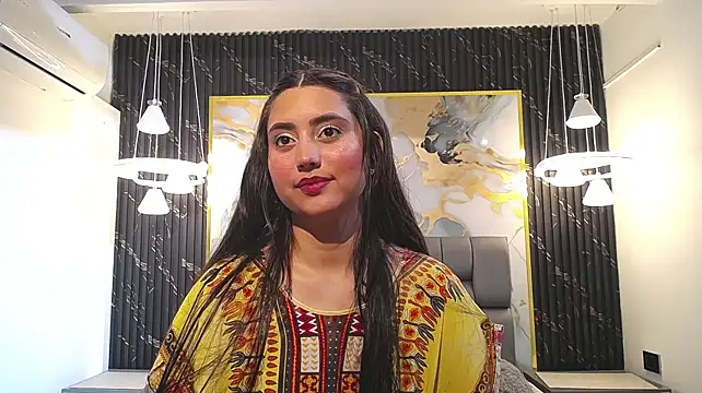 Taahiira - SHOW TITS