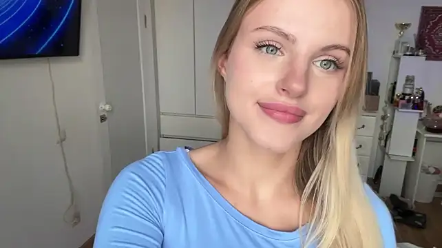 UnwedGrist - Slow shoulder and collarbone tease