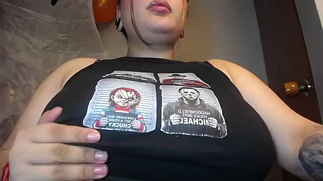 Penelope_Tits - nipple clamps and oil 👸